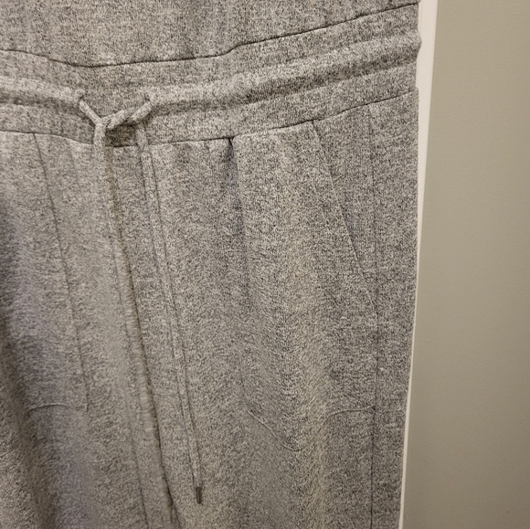 Revolve C&C California Size Large Heathered Grey - Picture 5 of 10